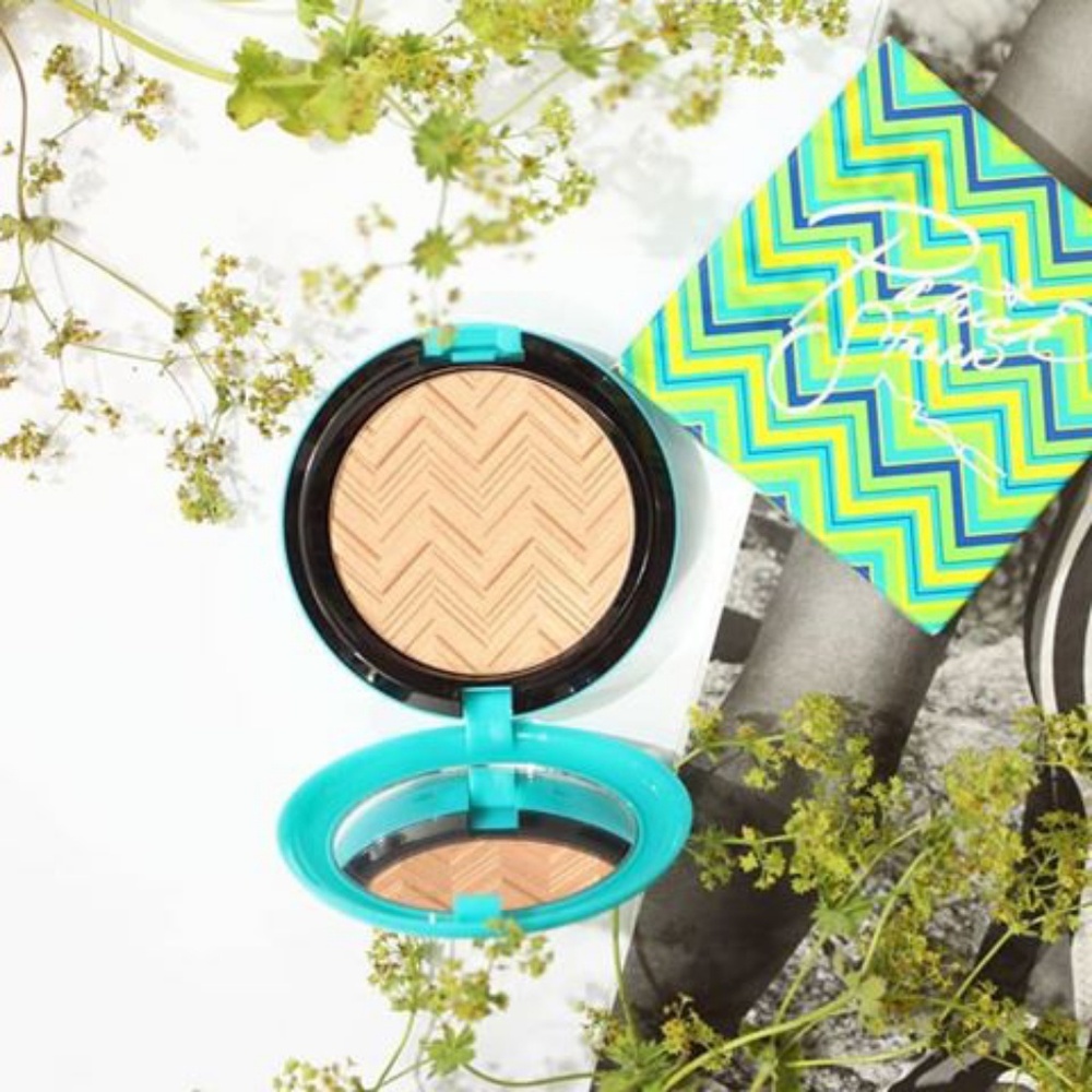 Mac Patrick starrr hot and heavy face powder